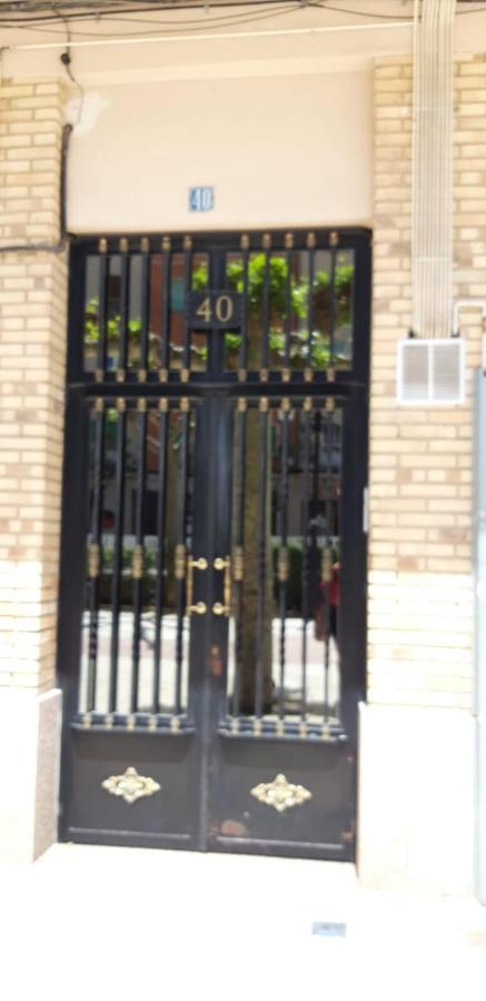Apartamentos El Conde 산토도밍고데라칼사다 외부 사진