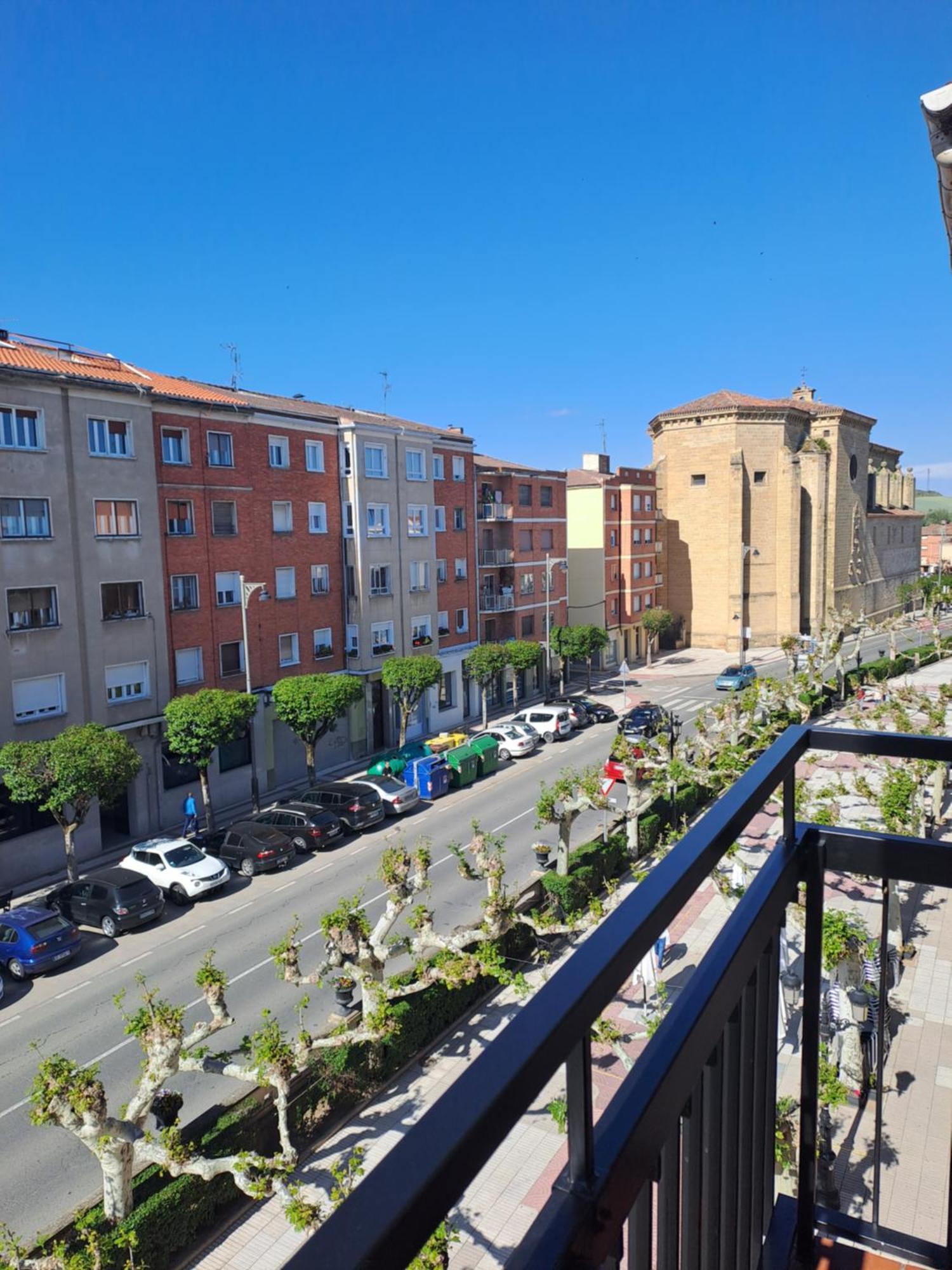 Apartamentos El Conde 산토도밍고데라칼사다 외부 사진