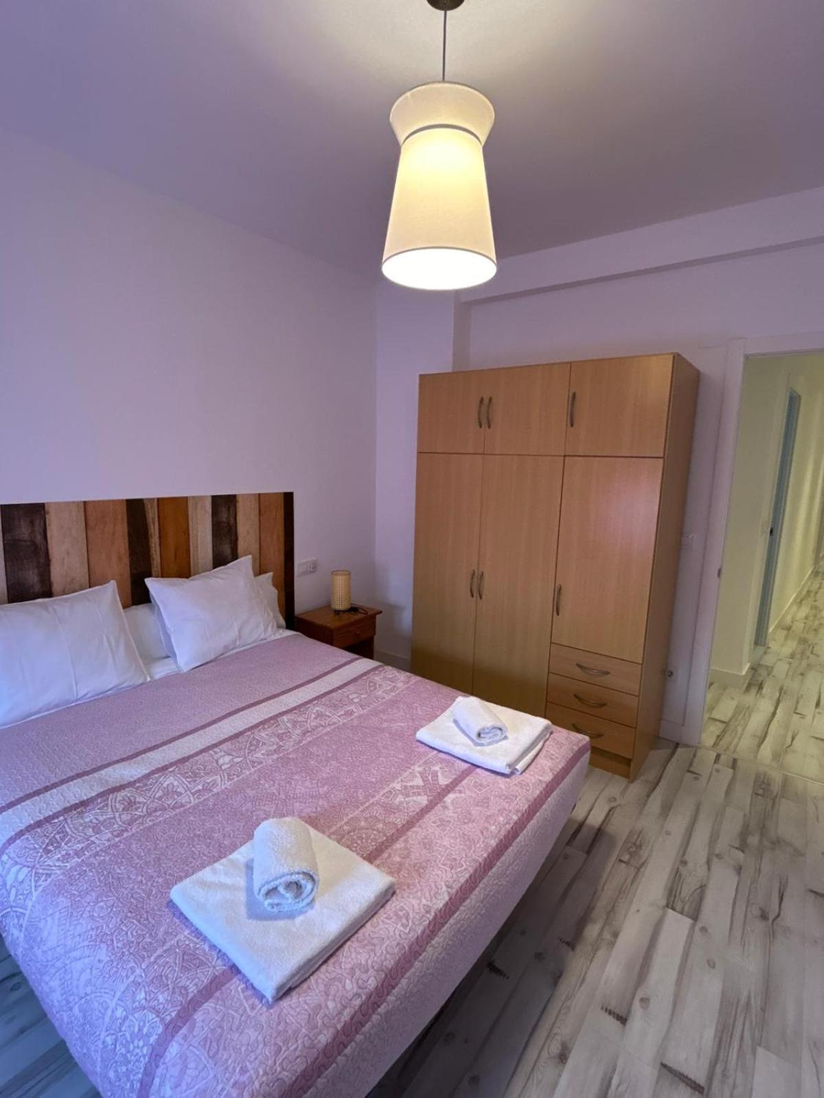 Apartamentos El Conde 산토도밍고데라칼사다 외부 사진